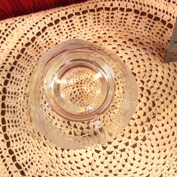 DOH SALE!!! Beautiful vintage Crystal bowl with raised frosted swans - Picture 5 of 5